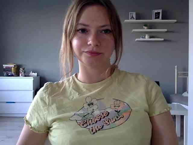 kissMillie webcam