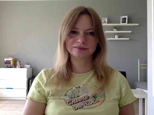 kissMillie webcam