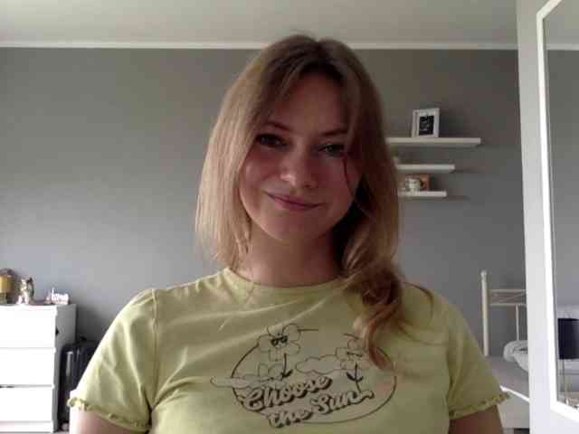 kissMillie webcam