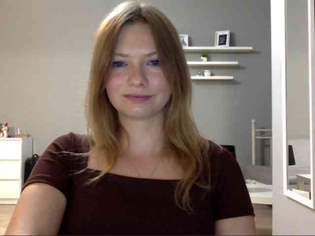 kissMillie webcam