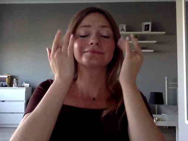kissMillie webcam