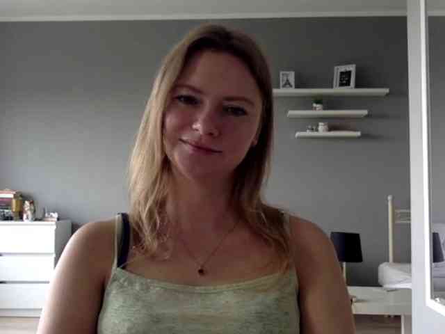 kissMillie webcam