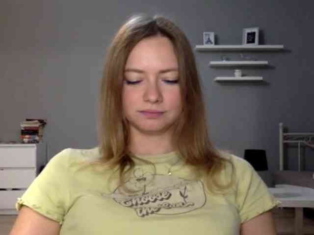kissMillie webcam