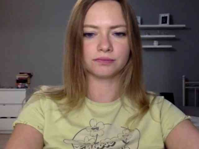 kissMillie webcam