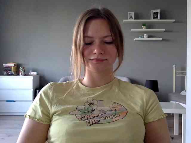 kissMillie webcam