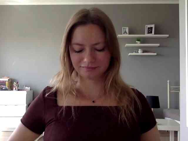 kissMillie webcam