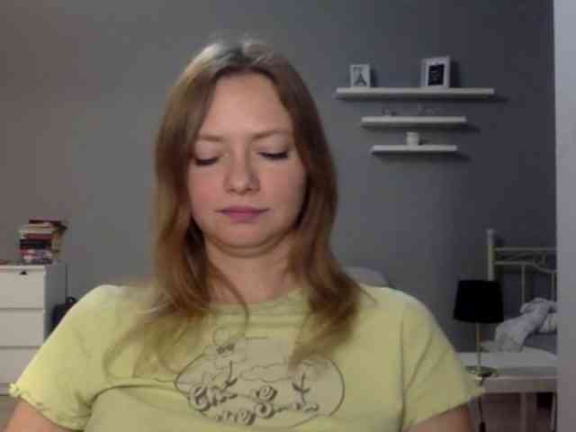 kissMillie webcam