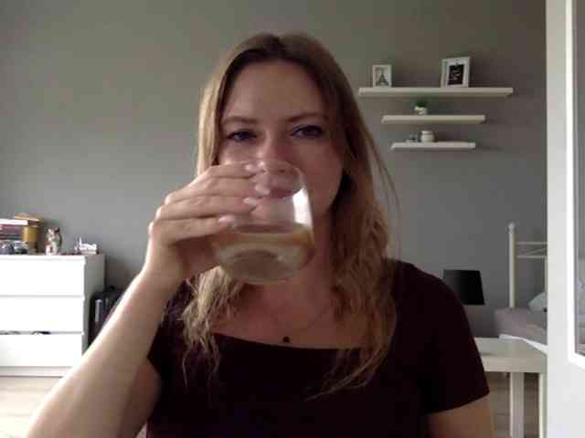 kissMillie webcam