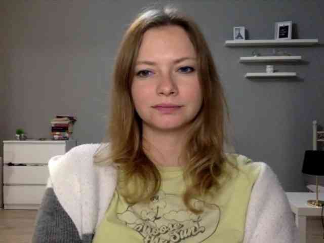 kissMillie webcam