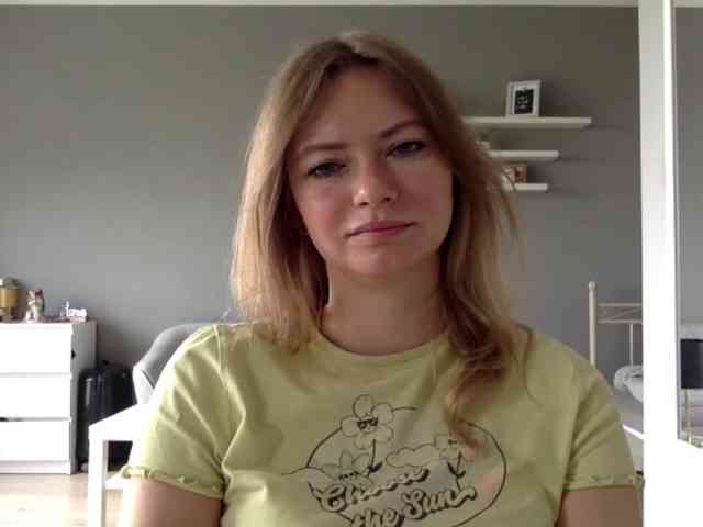 kissMillie webcam