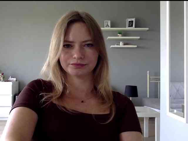 kissMillie webcam
