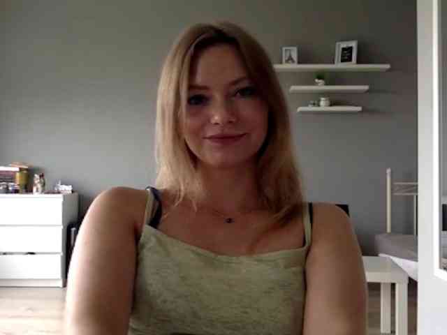 kissMillie webcam