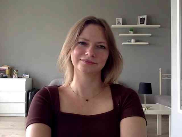kissMillie webcam