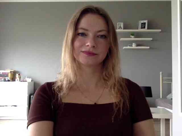 kissMillie webcam