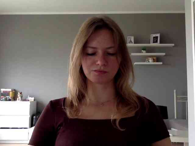 kissMillie webcam