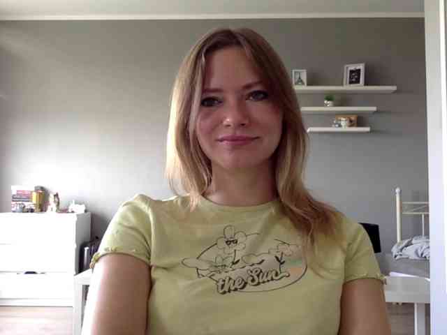 kissMillie webcam