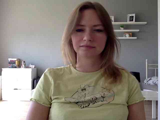 kissMillie webcam