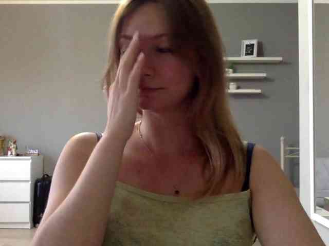 kissMillie webcam