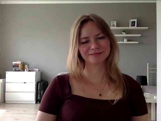 kissMillie webcam