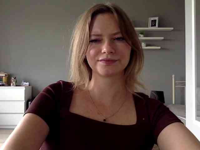 kissMillie webcam