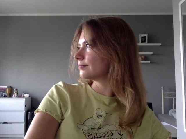 kissMillie webcam
