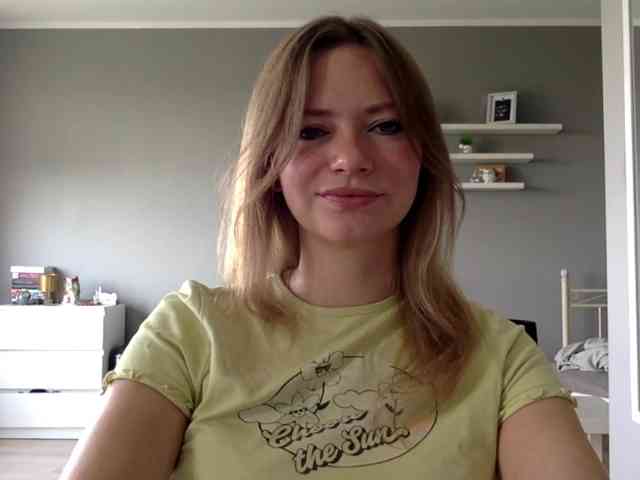 kissMillie webcam
