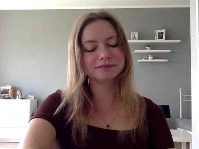 kissMillie webcam