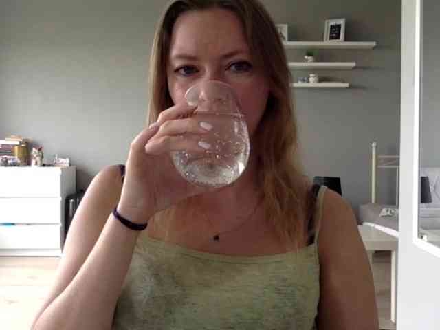 kissMillie webcam