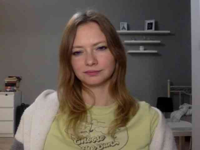 kissMillie webcam