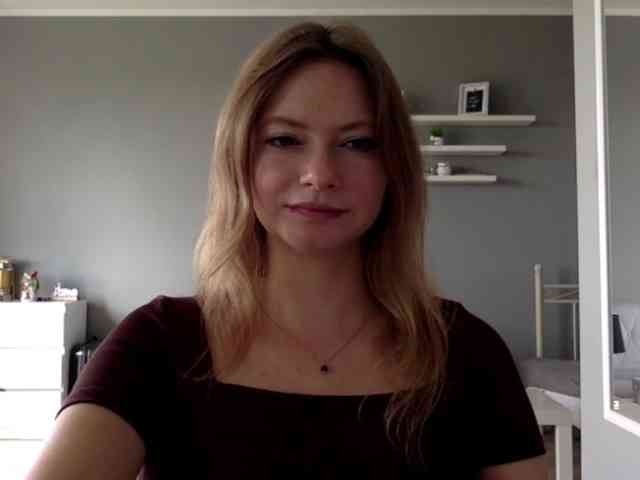 kissMillie webcam