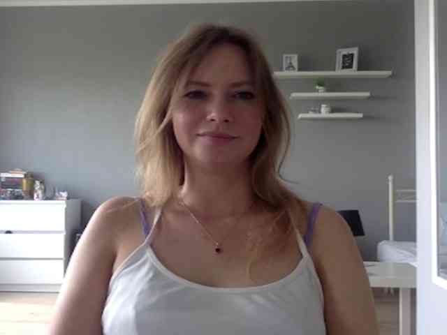 kissMillie webcam