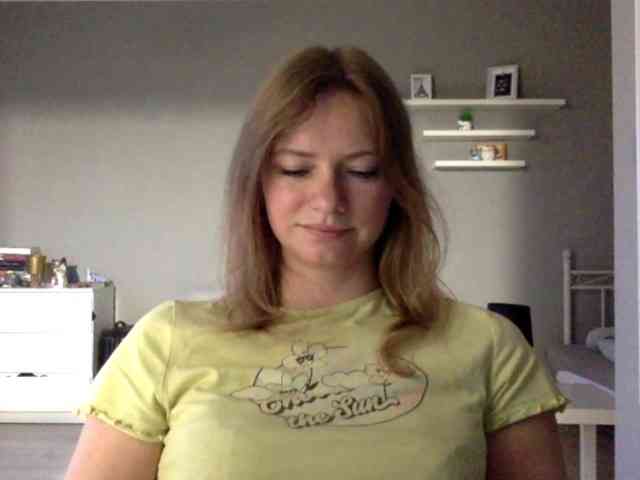 kissMillie webcam