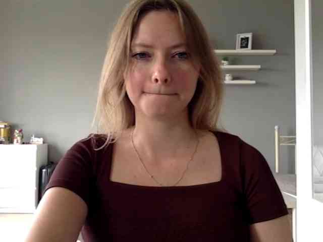 kissMillie webcam