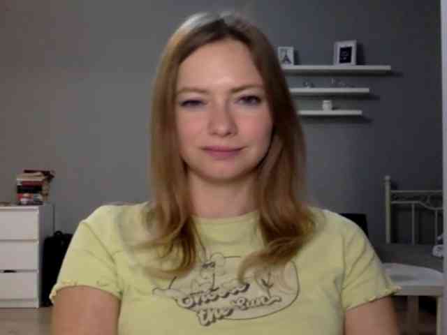 kissMillie webcam