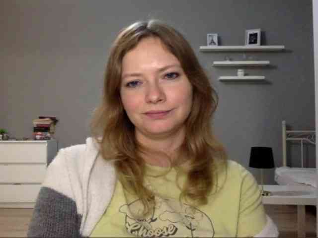 kissMillie webcam