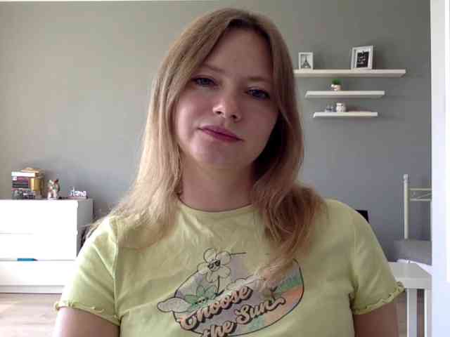 kissMillie webcam