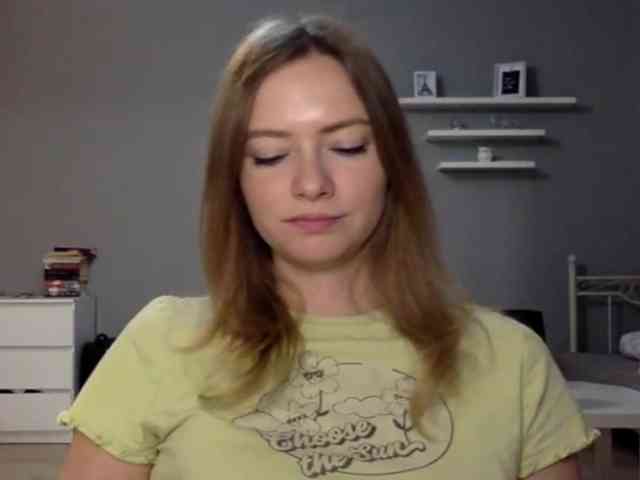 kissMillie webcam