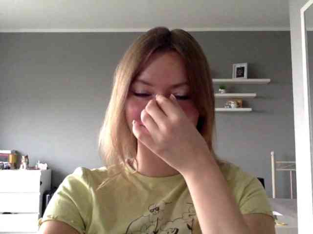 kissMillie webcam