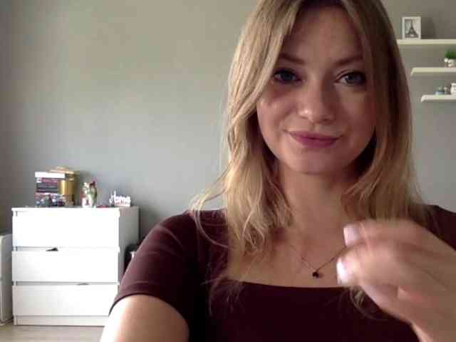 kissMillie webcam