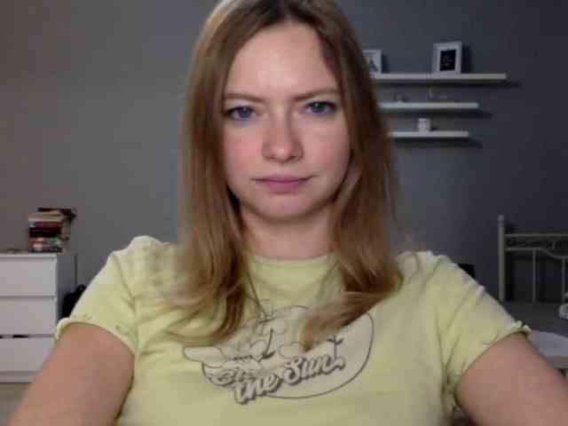 kissMillie webcam