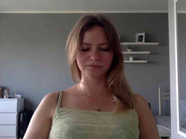 kissMillie webcam
