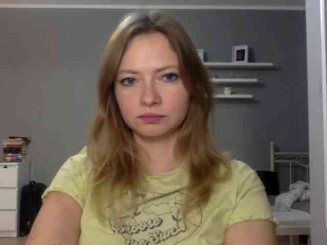 kissMillie webcam