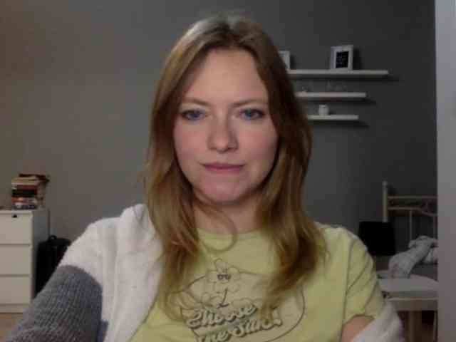 kissMillie webcam