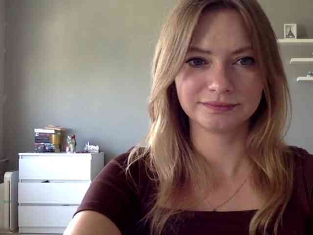 kissMillie webcam