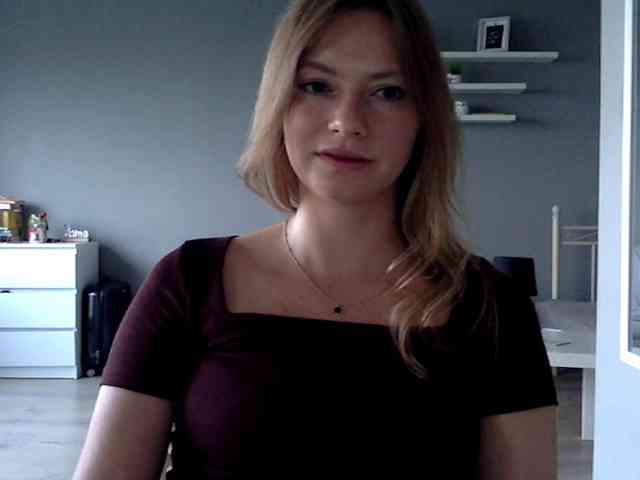 kissMillie webcam