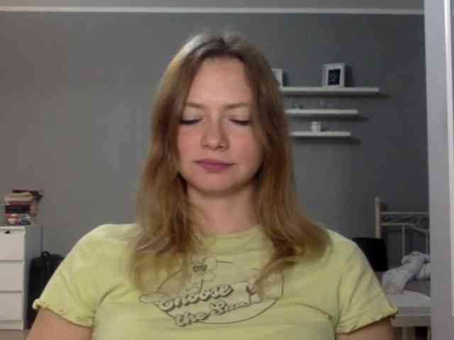kissMillie webcam