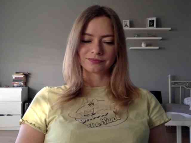 kissMillie webcam