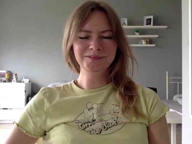 kissMillie webcam