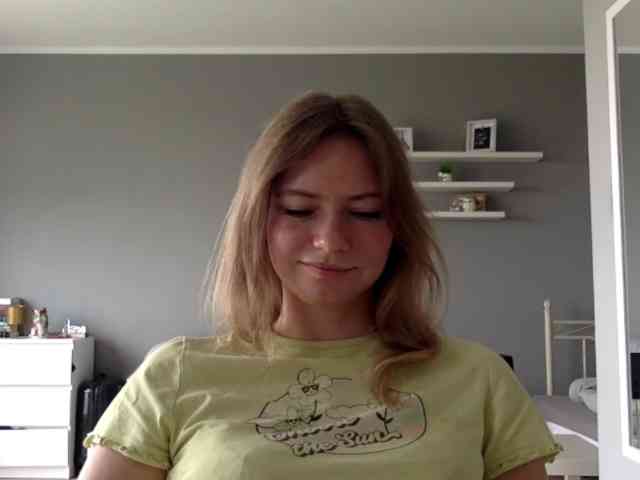 kissMillie webcam