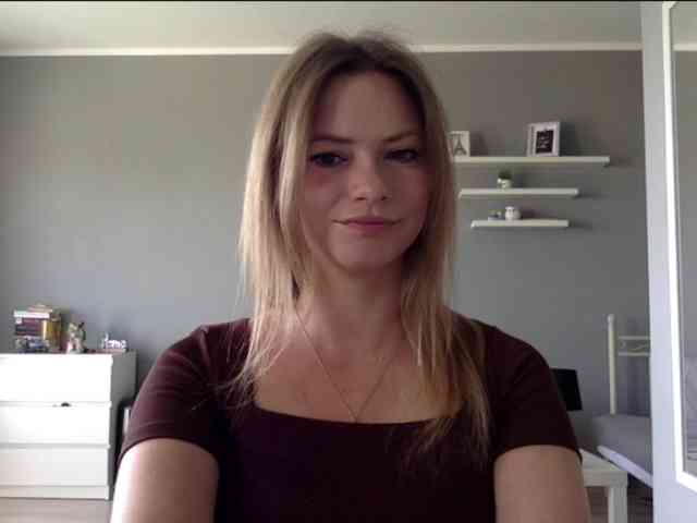 kissMillie webcam